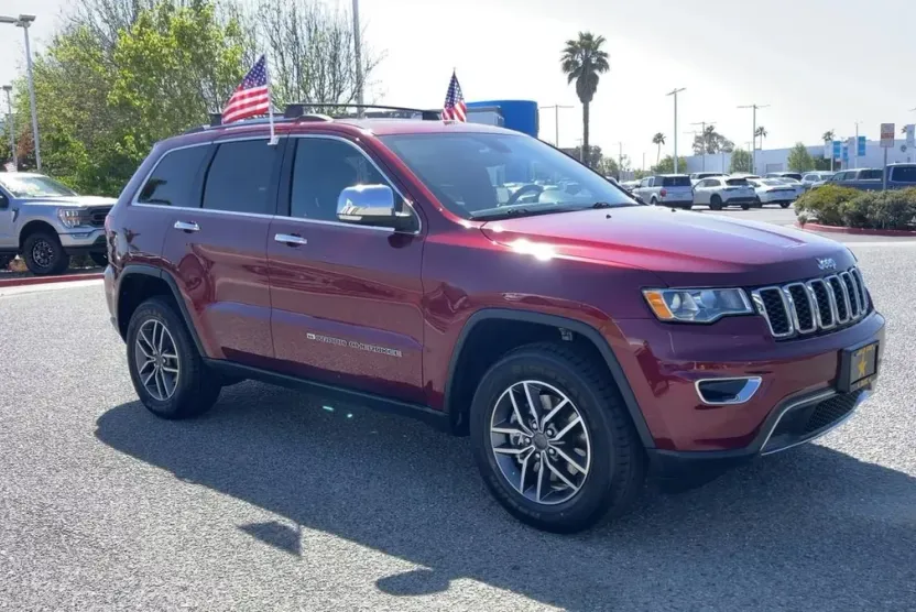 2022 Jeep Cherokee Limited photo 1