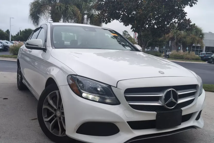 2016 Mercedes Benz C 300 Sedan photo 1