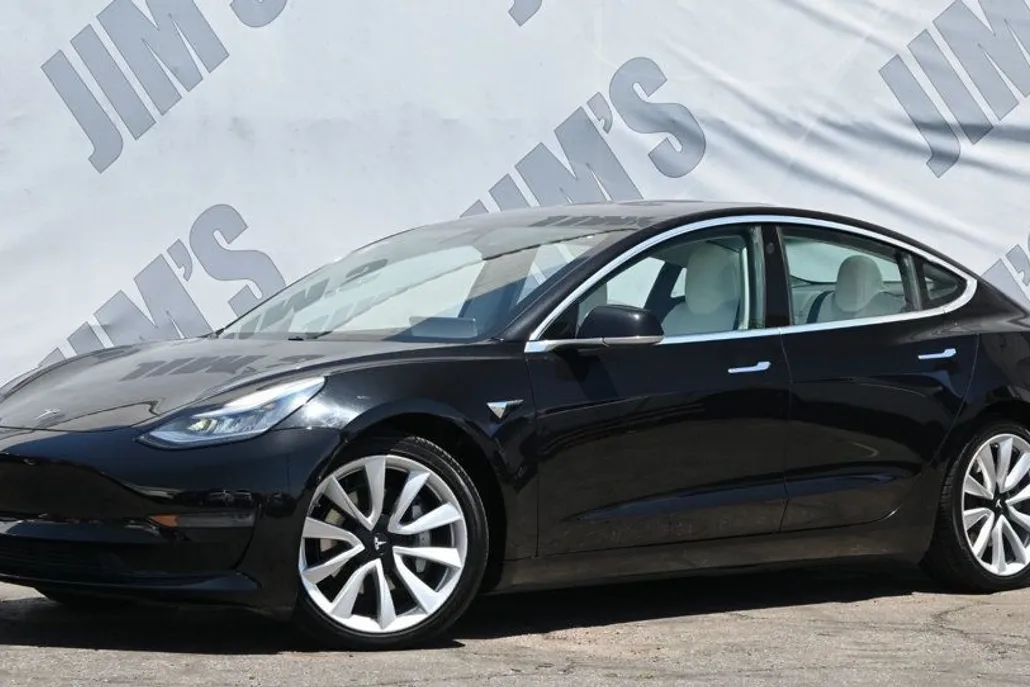2018 Tesla Model 3 Long Range photo 1