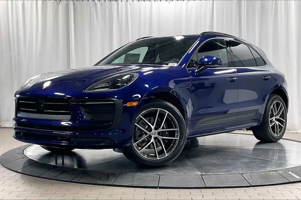 2025 Porsche Macan 4 photo 1
