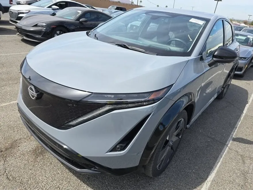 2024 Nissan ARIYA Platinum photo 1