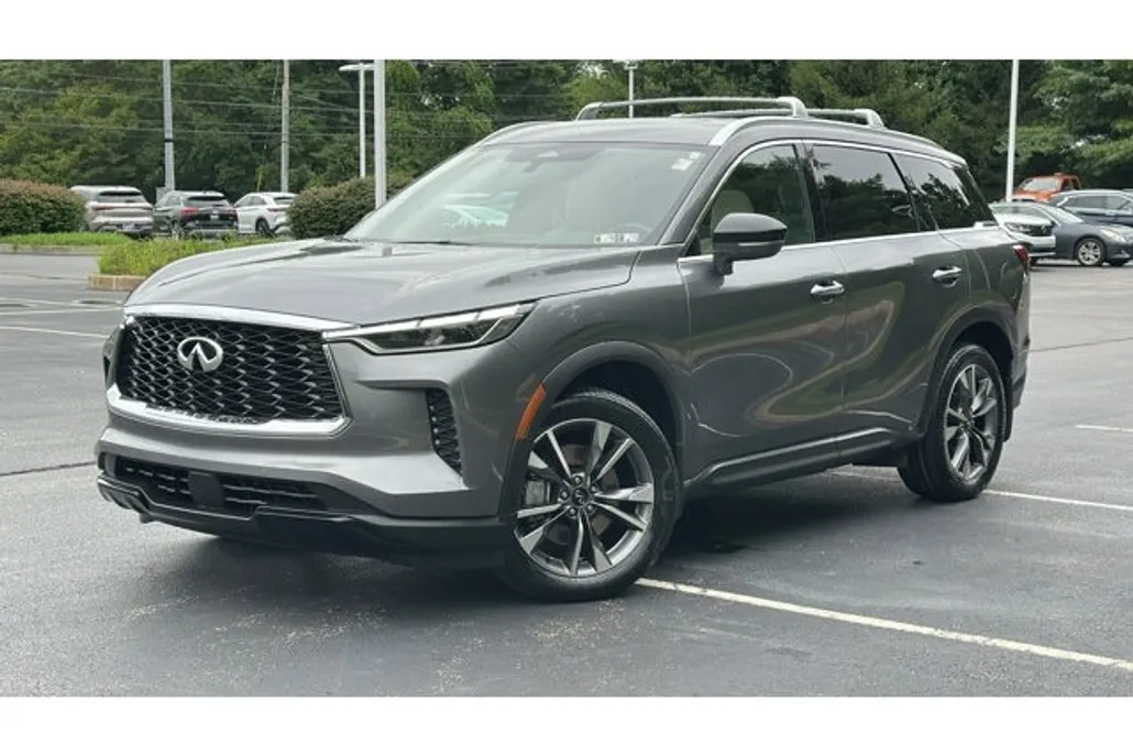 2023 Infiniti QX50 Luxe photo 1