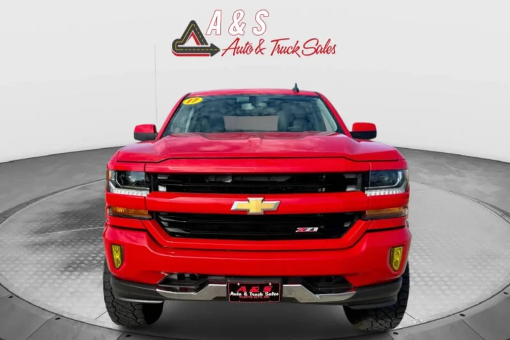 2017 Chevrolet Silverado 1500 LT Z71 photo 1