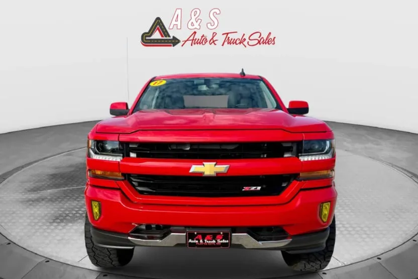 2017 Chevrolet Silverado 1500 LT Z71 photo 1