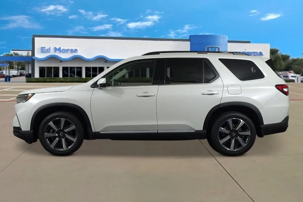 2025 Honda Pilot Touring photo 1