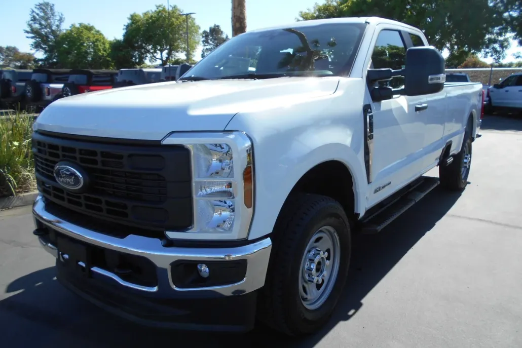 2025 Ford F-350 XL photo 1
