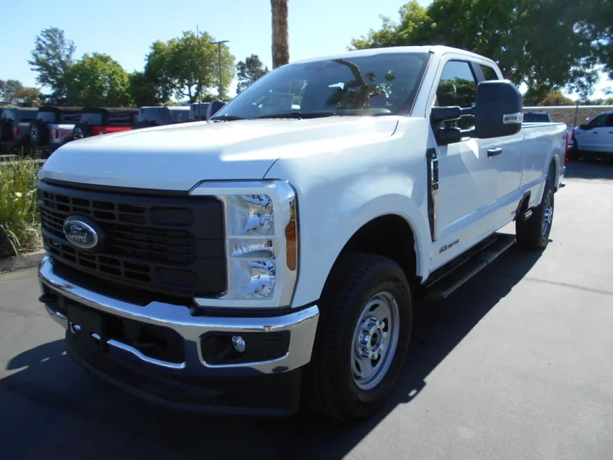 2025 Ford F-350 XL photo 1