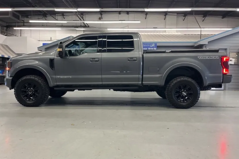 2022 Ford F-250 Lariat photo 1