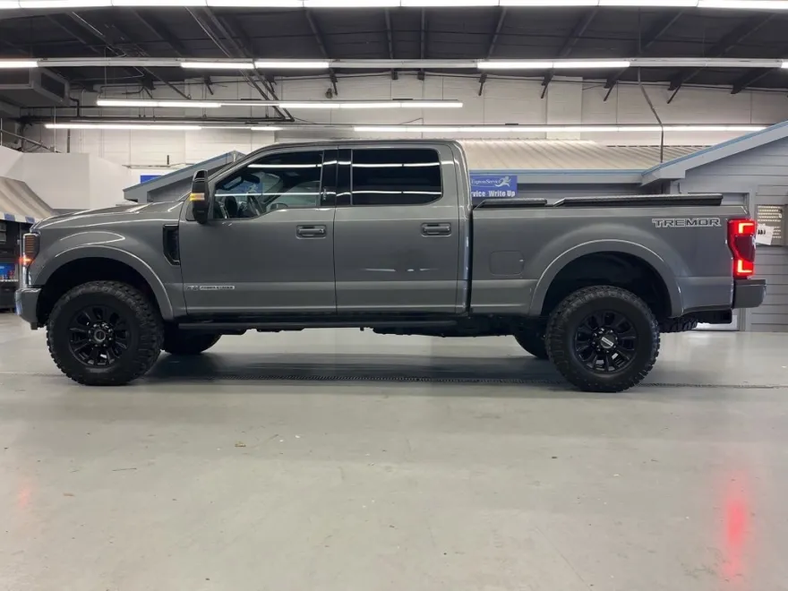 2022 Ford F-250 Lariat photo 1
