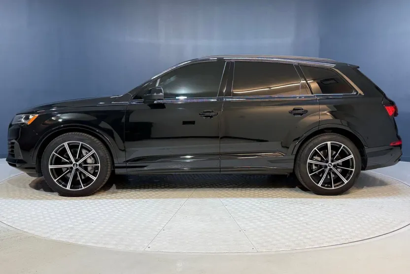 2023 Audi Q7 Prestige photo 1