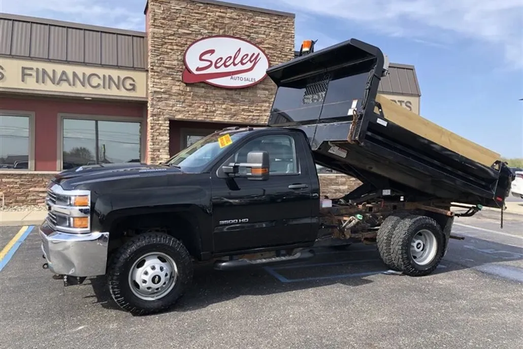 2017 Chevrolet Silverado 3500HD photo 1