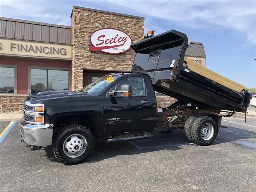 2017 Chevrolet Silverado 3500HD photo 1
