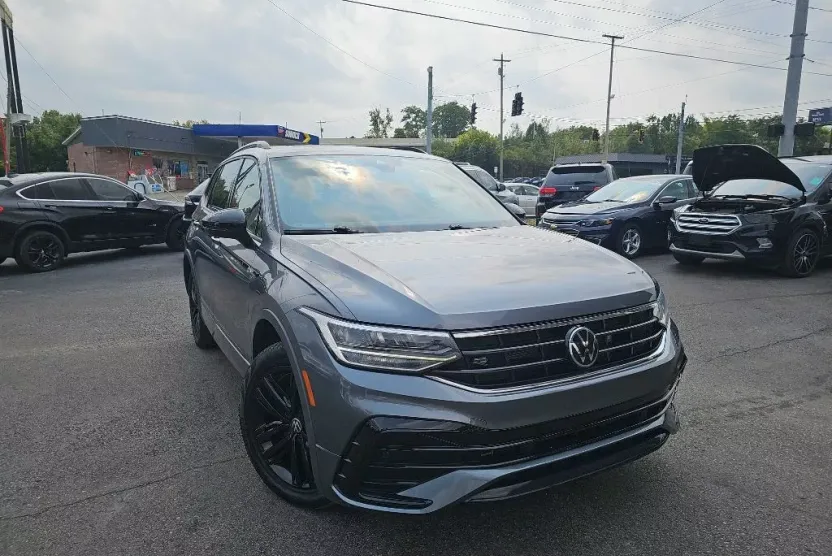 2022 Volkswagen Tiguan SE R-Line Black photo 1