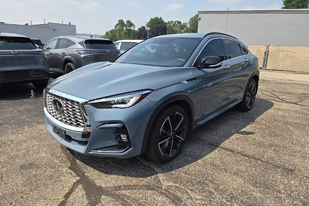 2022 Infiniti QX55 Essential photo 1