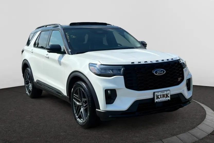 2025 Ford Explorer ST photo 1