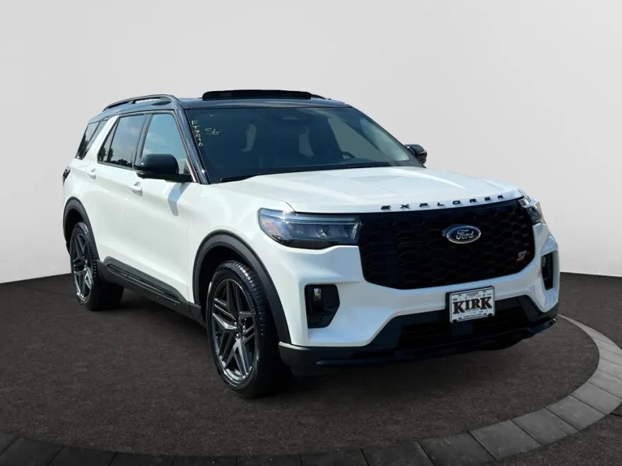 2025 Ford Explorer ST photo 1
