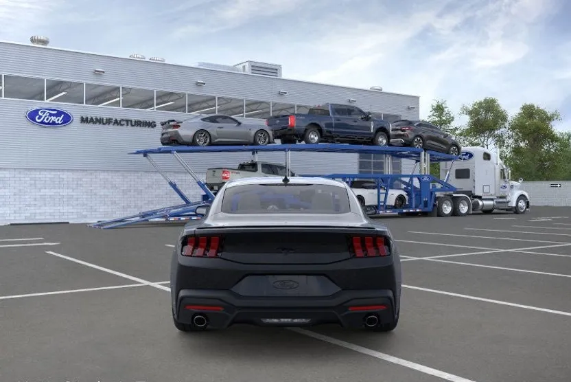 2025 Ford Mustang EcoBoost photo 1