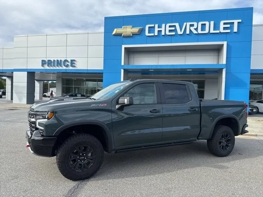 2025 Chevrolet Silverado 1500 ZR2 photo 1