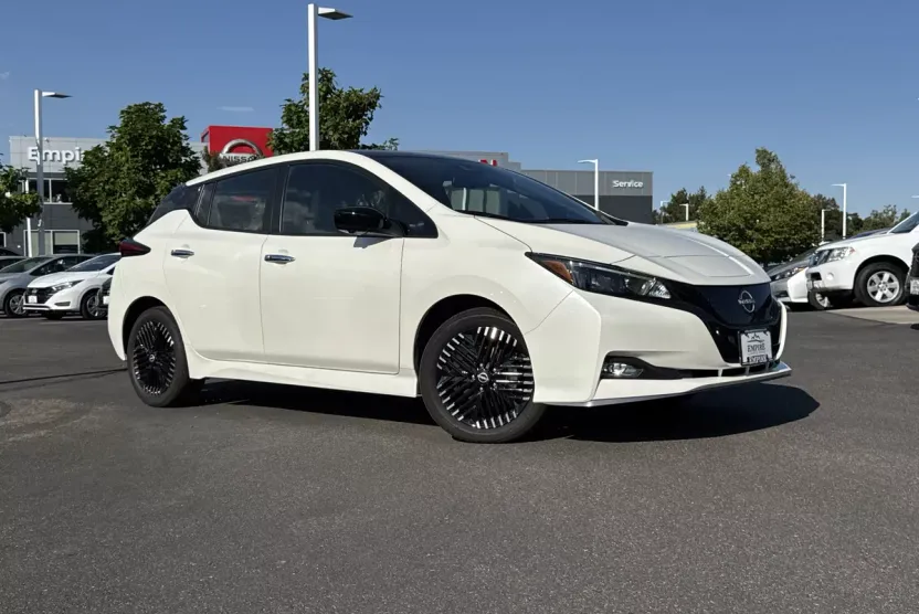 2025 Nissan Leaf SV Plus photo 1