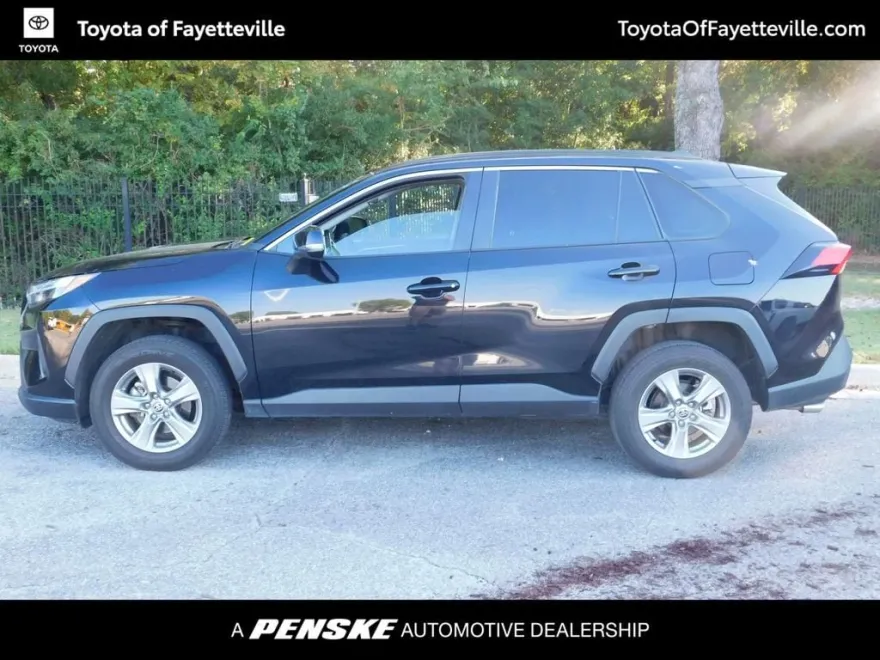 2024 Toyota RAV4 XLE photo 1