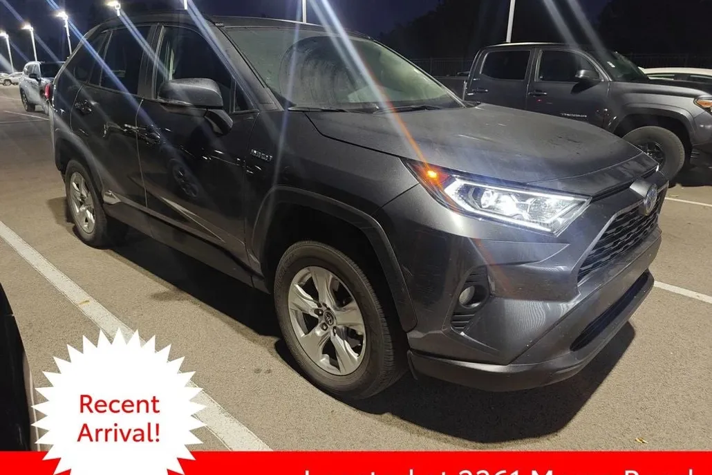 2020 Toyota RAV4 Hybrid XLE photo 1