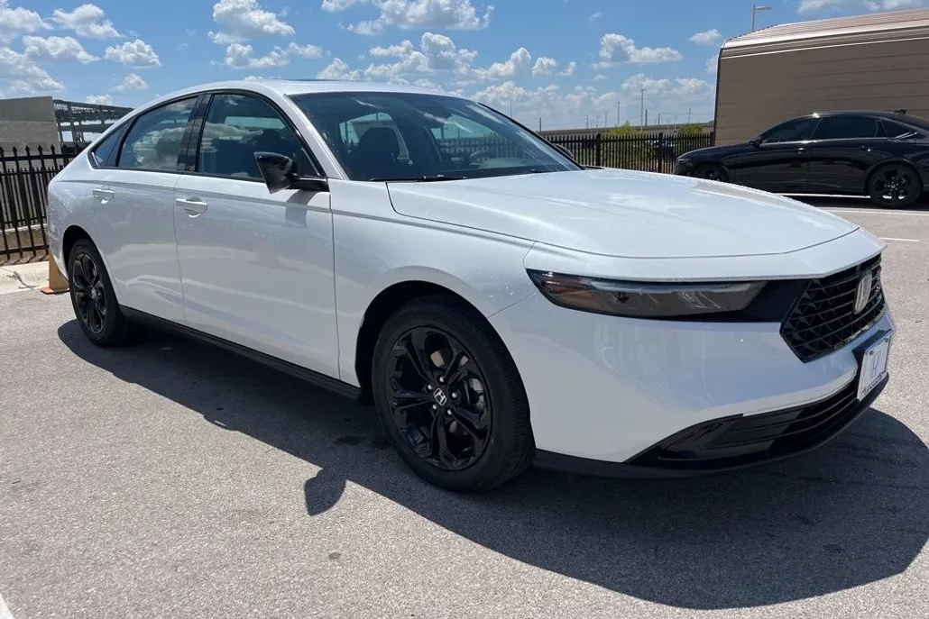 2025 Honda Accord SE photo 1
