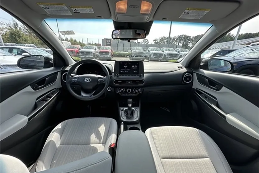 2023 Hyundai Kona SEL photo 1