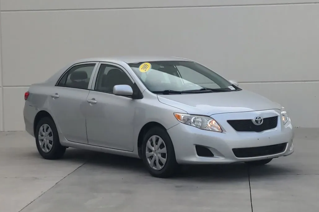 2009 Toyota Corolla LE photo 1