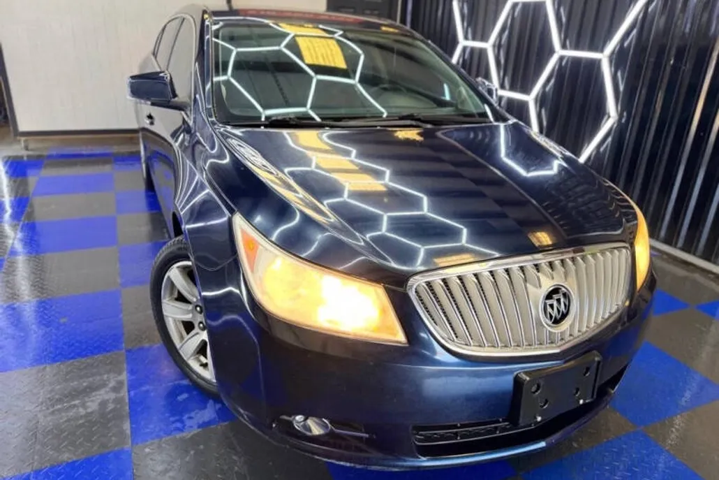 2011 Buick LaCrosse CXL photo 1