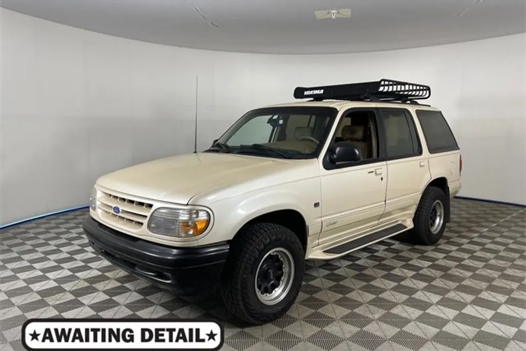 1996 Ford Explorer XLT Sport photo 1
