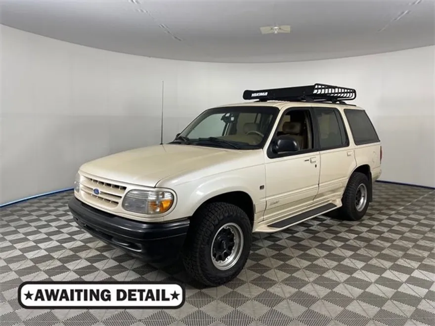 1996 Ford Explorer XLT Sport photo 1