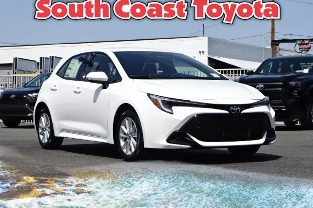 2025 Toyota Corolla SE photo 1