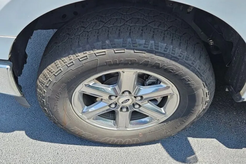 2024 Ford F-150 XLT photo 1