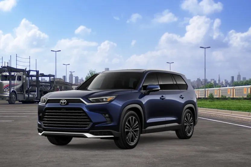 2026 Toyota Highlander Platinum Hybrid photo 1