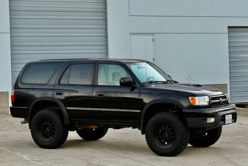 1999 Toyota 4Runner SR5 V6 photo 1