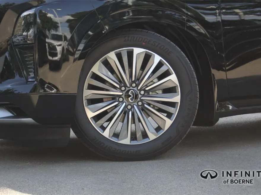 2026 Infiniti QX80 Luxe photo 1