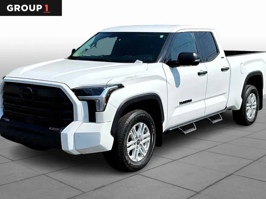 2022 Toyota Tundra SR5 photo 1