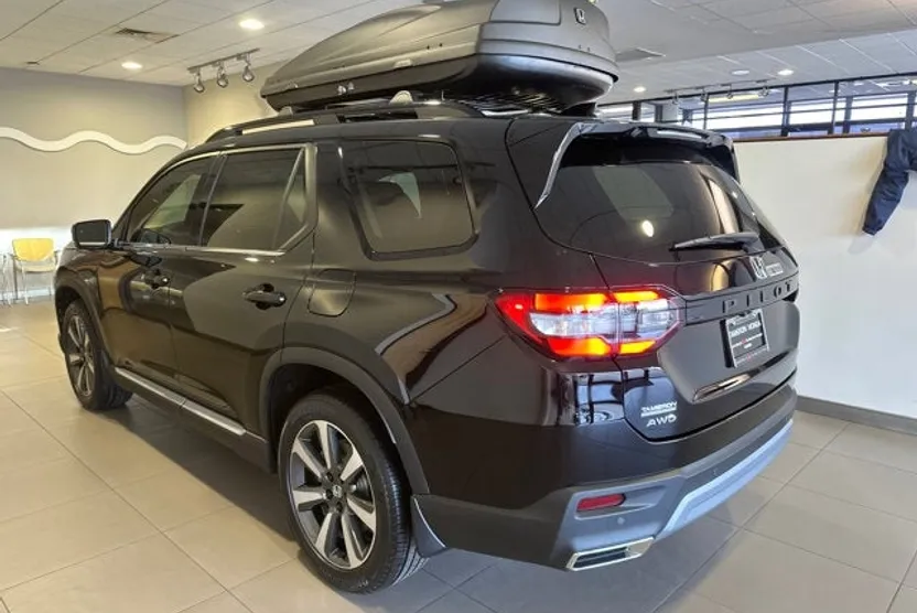 2025 Honda Pilot Elite photo 1