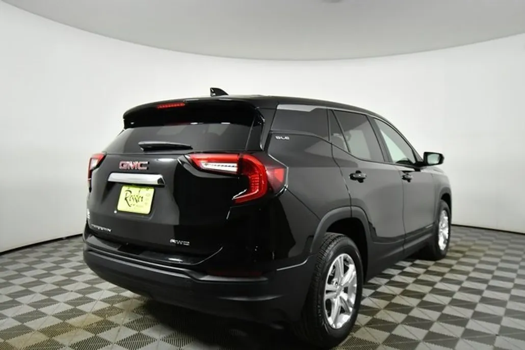 2024 Gmc Terrain SLE photo 1