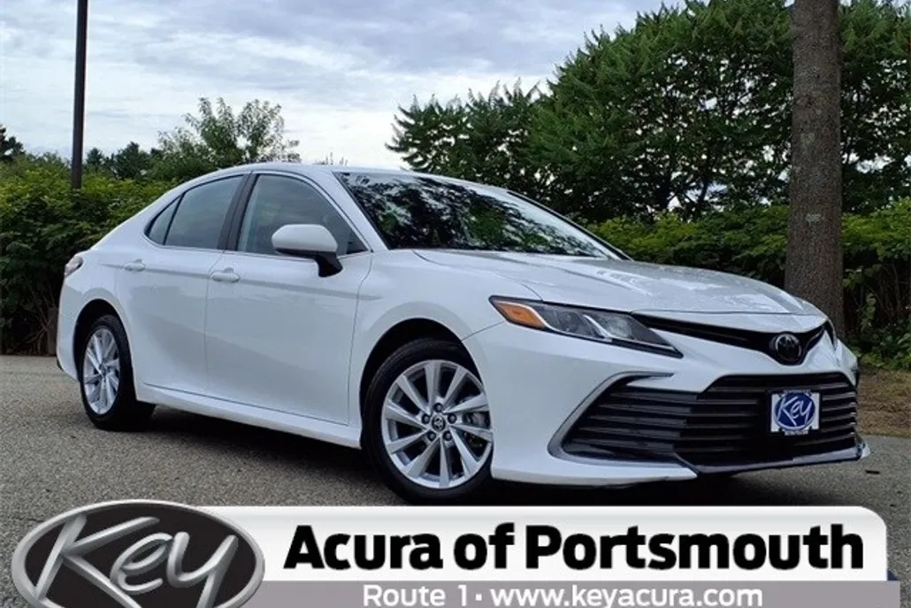 2024 Toyota Camry LE photo 1
