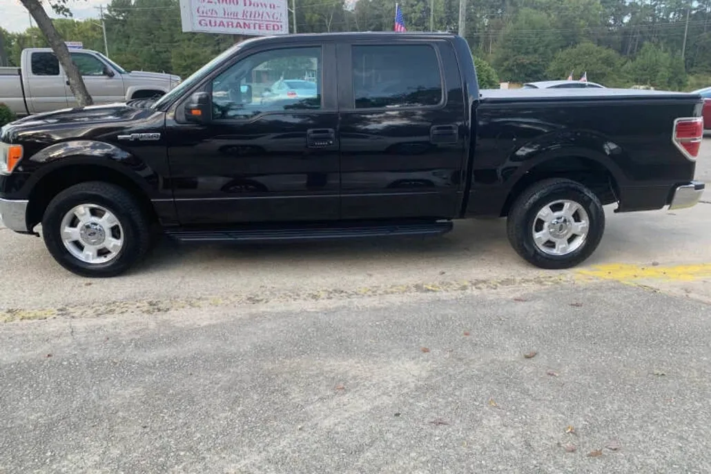 2014 Ford F-150 Platinum photo 1