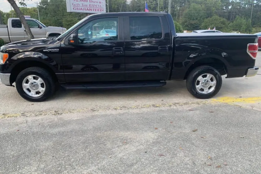 2014 Ford F-150 Platinum photo 1