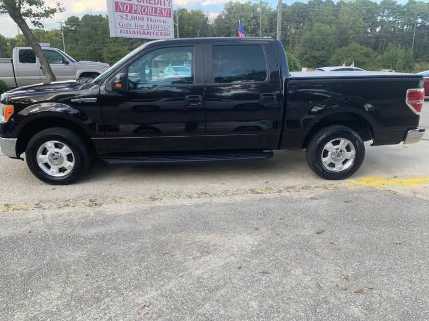 2014 Ford F-150 Platinum photo 1