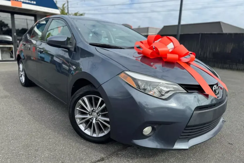 2014 Toyota Corolla L photo 1