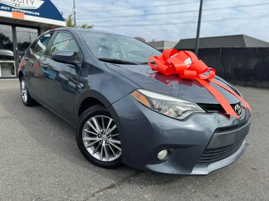 2014 Toyota Corolla L photo 1