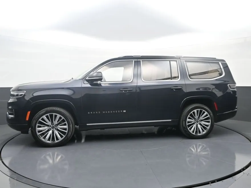 2023 Jeep Grand Wagoneer III photo 1