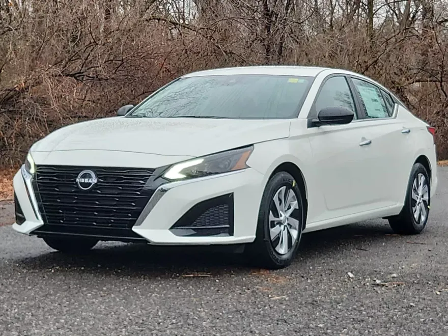 2025 Nissan Altima S photo 1