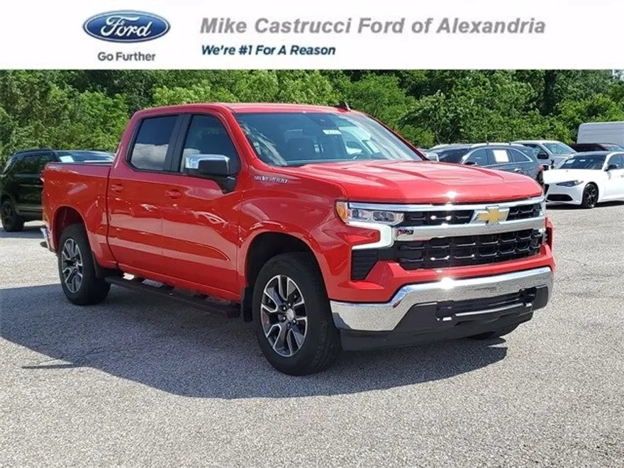 2022 Chevrolet Silverado 1500 LT photo 1