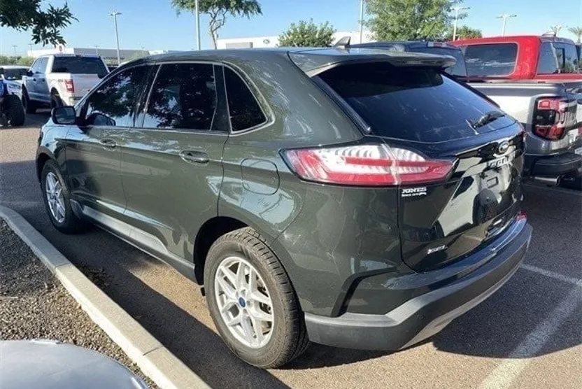 2022 Ford Edge SEL photo 1