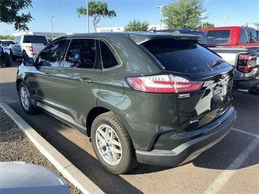 2022 Ford Edge SEL photo 1